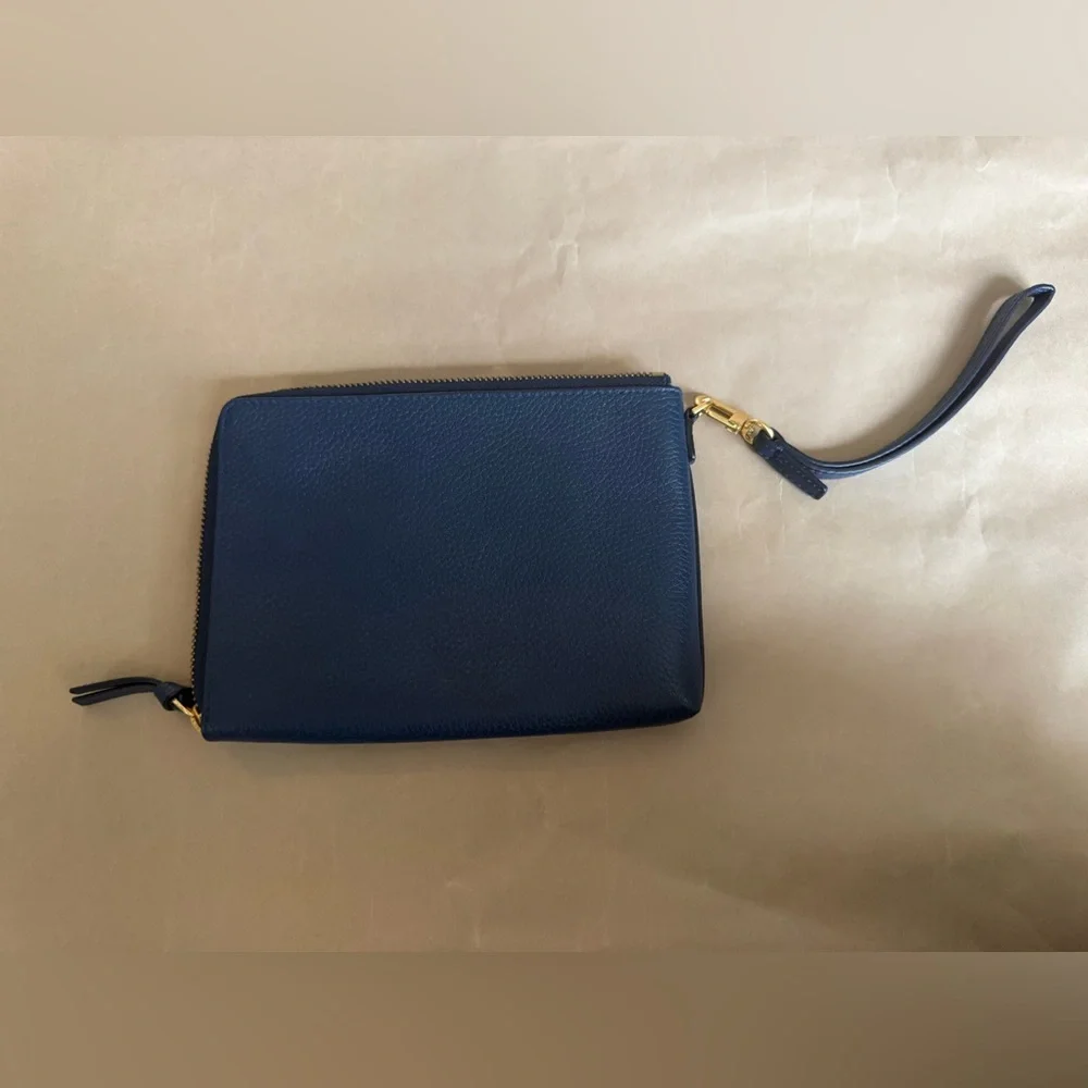 Tory Burch Britton Large Zip Pouch, Leather with gold hardware in Royal Navy - Picture 2 of 6